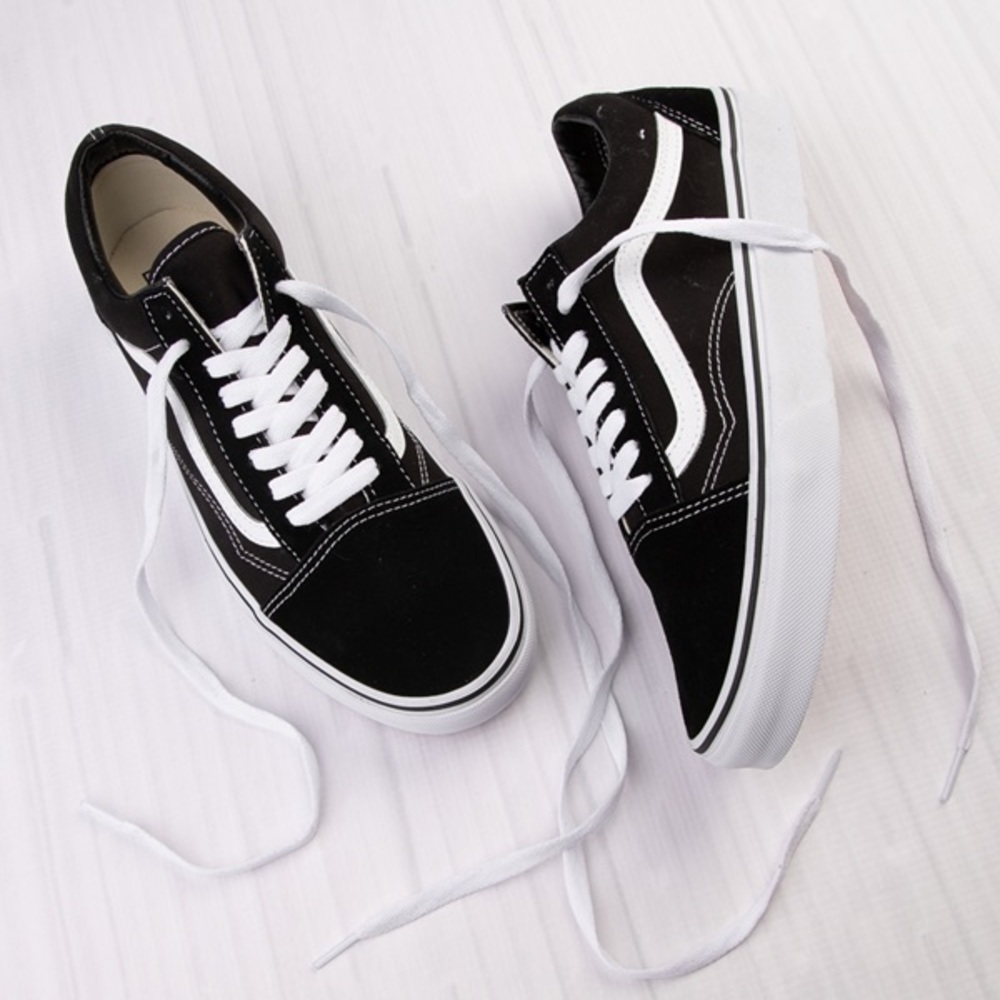 old school classic vans🤍🖤